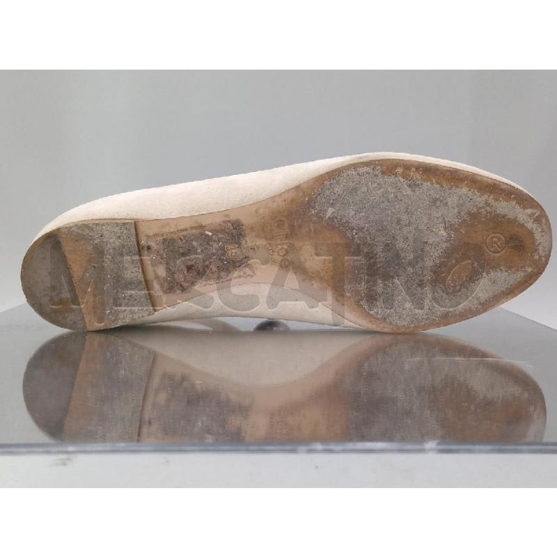 SCARPE DONNA CHLOE BEIGE SCAMOSCIATE CON CIONDOLO PALLA | Mercatino dell'Usato Moncalieri bengasi 4