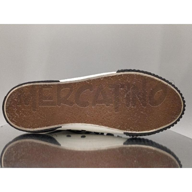 SCARPE DONNA GIVENCHY SNEAKERS BIANCHE CON SCRITTA NERA  | Mercatino dell'Usato Moncalieri bengasi 4