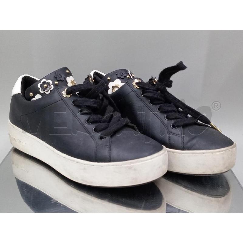 SCARPE DONNA MICHAEL KORS NERE CON FIORELLINI APPLICATI | Mercatino dell'Usato Moncalieri bengasi 1