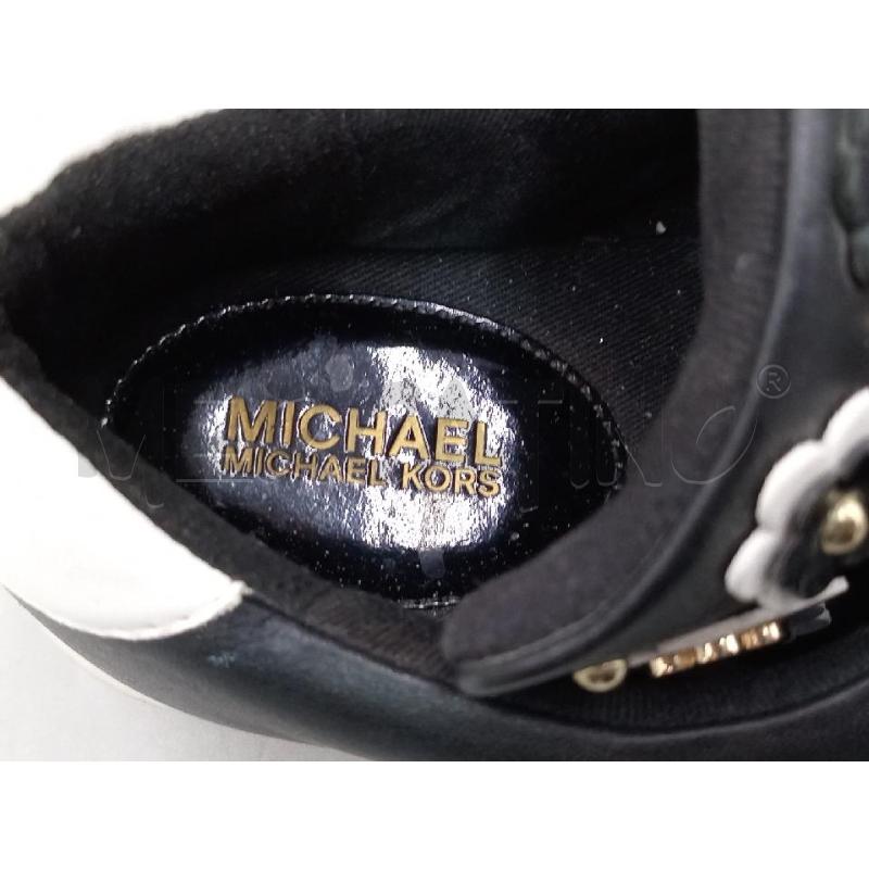 SCARPE DONNA MICHAEL KORS NERE CON FIORELLINI APPLICATI | Mercatino dell'Usato Moncalieri bengasi 5