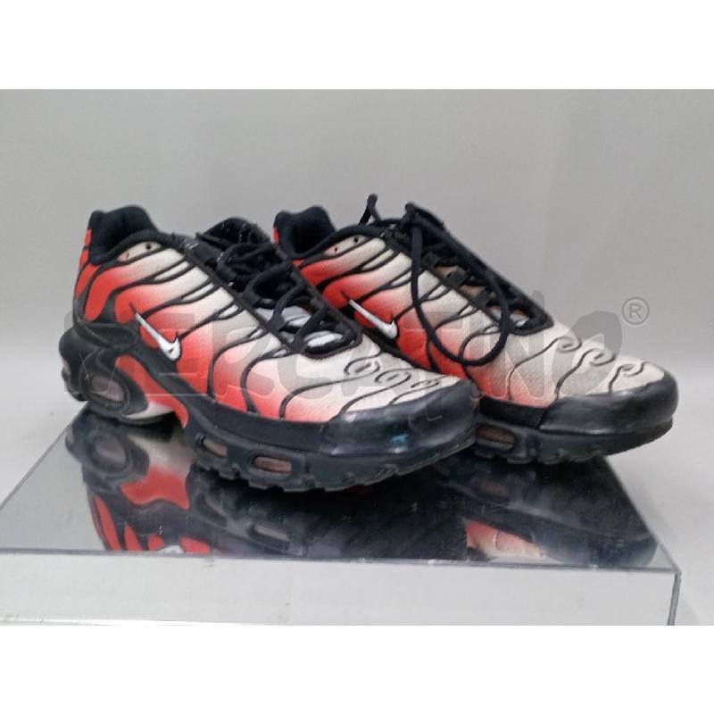 SCARPE DONNA NIKE TN NERE ROSSE | Mercatino dell'Usato Moncalieri bengasi 1