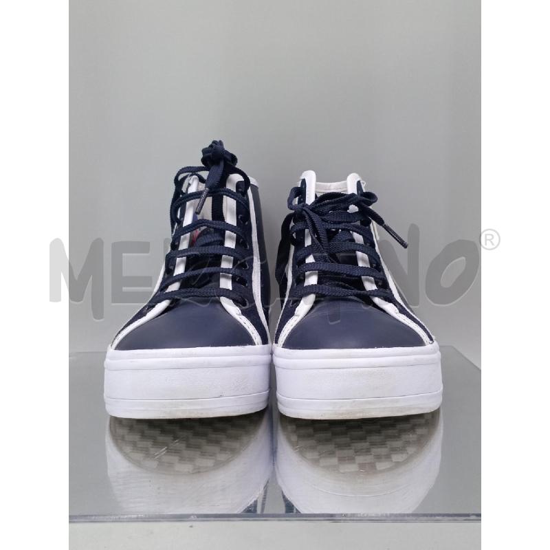 SCARPE DONNA TOMMY HILFIGHER NERE RIGHE BIANCHE | Mercatino dell'Usato Moncalieri bengasi 2