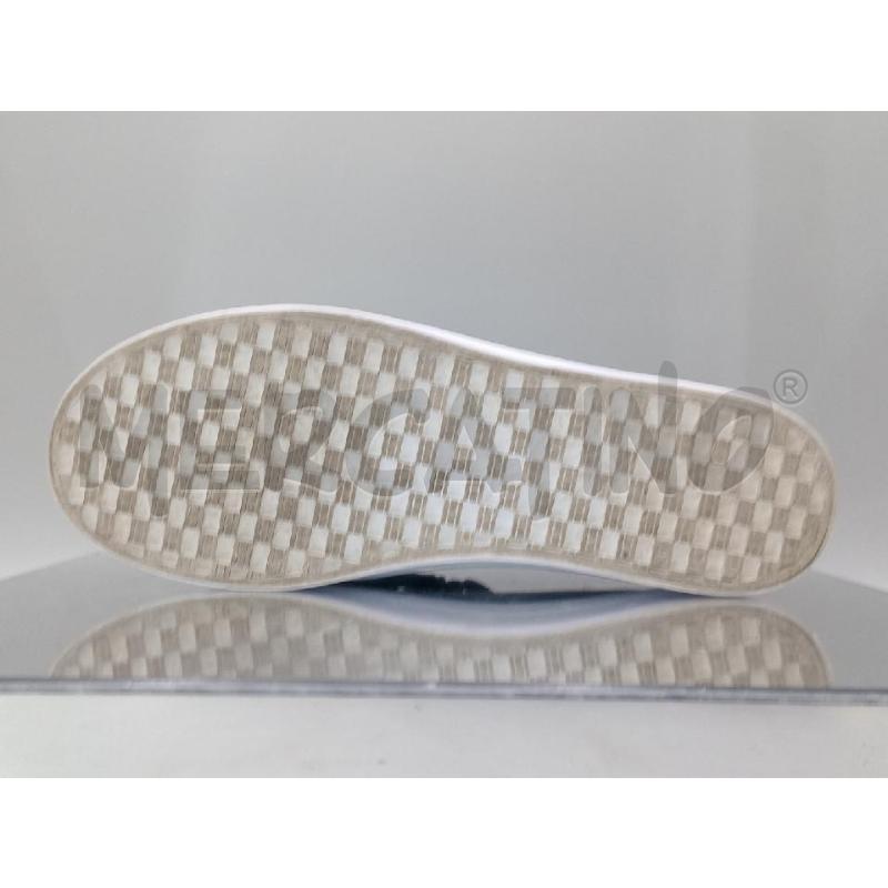 SCARPE DONNA TOMMY HILFIGHER NERE RIGHE BIANCHE | Mercatino dell'Usato Moncalieri bengasi 4