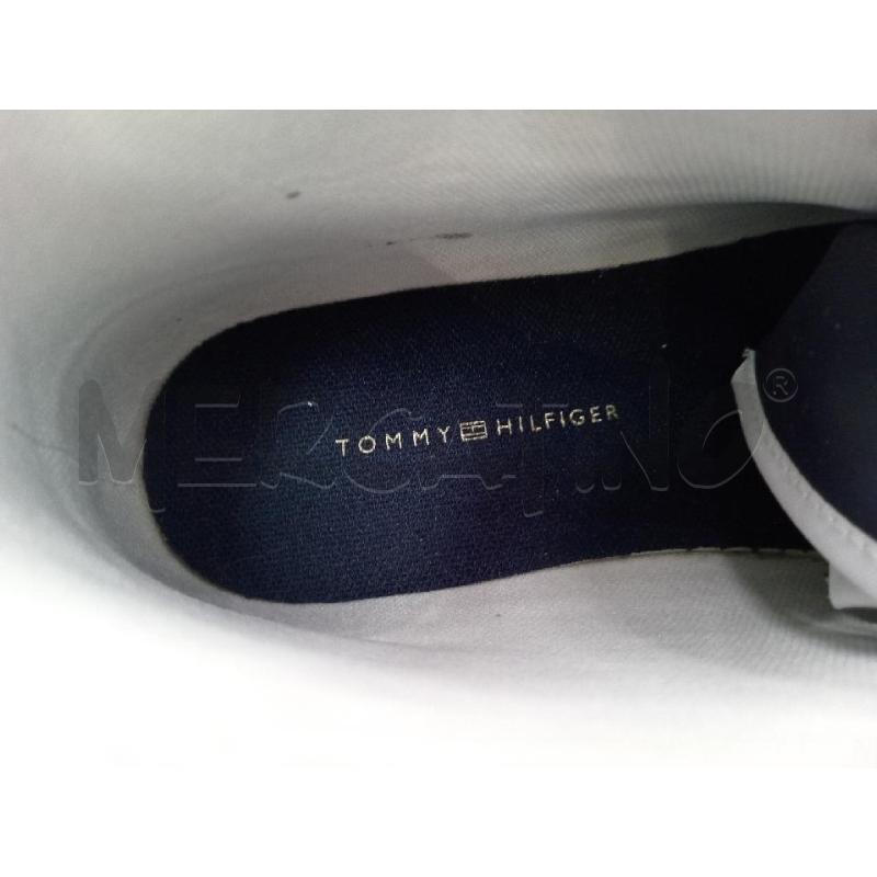SCARPE DONNA TOMMY HILFIGHER NERE RIGHE BIANCHE | Mercatino dell'Usato Moncalieri bengasi 5