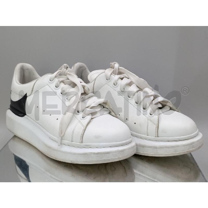 SCARPE MC QUEEN BIANCHE SCOLORITE DIETRO | Mercatino dell'Usato Moncalieri bengasi 1
