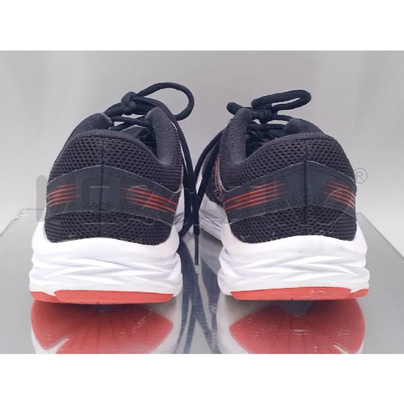 SCARPE UOMO NEWBALANCE NERA E ROSSA  | Mercatino dell'Usato Moncalieri bengasi 3