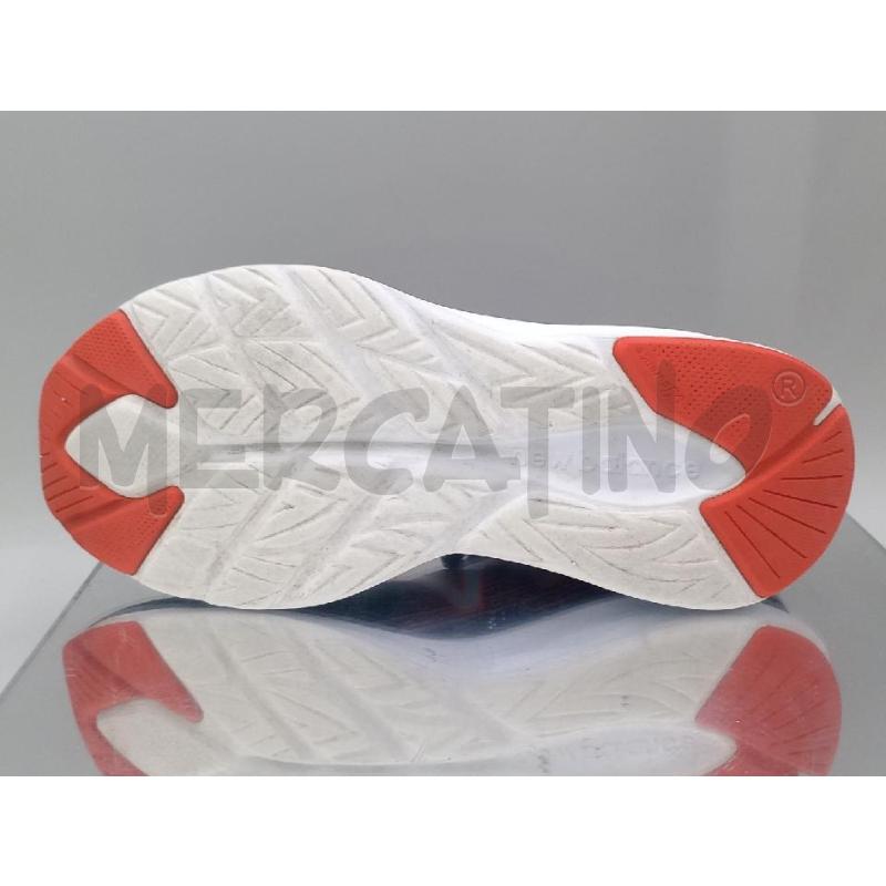 SCARPE UOMO NEWBALANCE NERA E ROSSA  | Mercatino dell'Usato Moncalieri bengasi 4