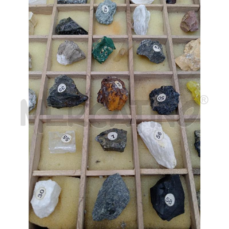 SCATOLA PIETRE MINERALI VARIE I TESORI DELLA TERRA | Mercatino dell'Usato Moncalieri bengasi 3