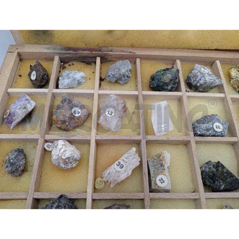 SCATOLA PIETRE MINERALI VARIE I TESORI DELLA TERRA | Mercatino dell'Usato Moncalieri bengasi 4