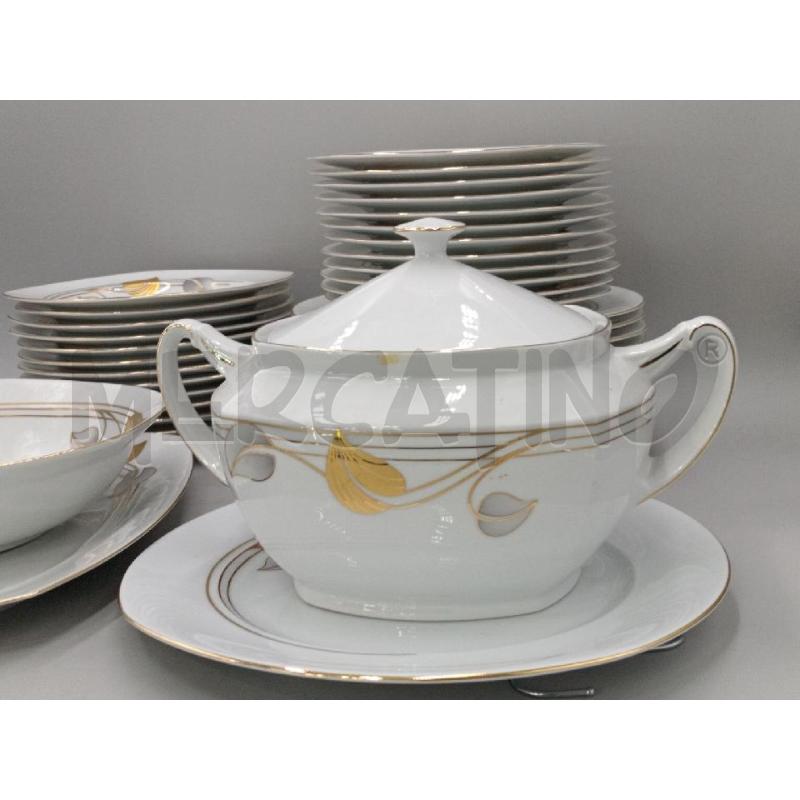 SERVIZIO PIATTI BAVARIA FIORE DORATO 36+4 ACC | Mercatino dell'Usato Moncalieri bengasi 2