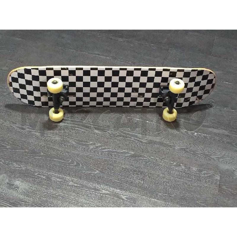 SKATEBOARD DISEGNO SCACCHIERA | Mercatino dell'Usato Moncalieri bengasi 2