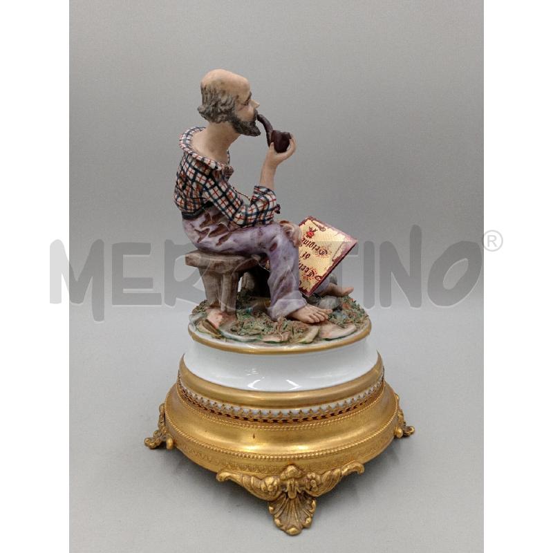 STATUA CERAMICA CAPODIMONTE VECCHIETTO FUMATORE PIPA C/BASETTA DORATA  | Mercatino dell'Usato Moncalieri bengasi 2
