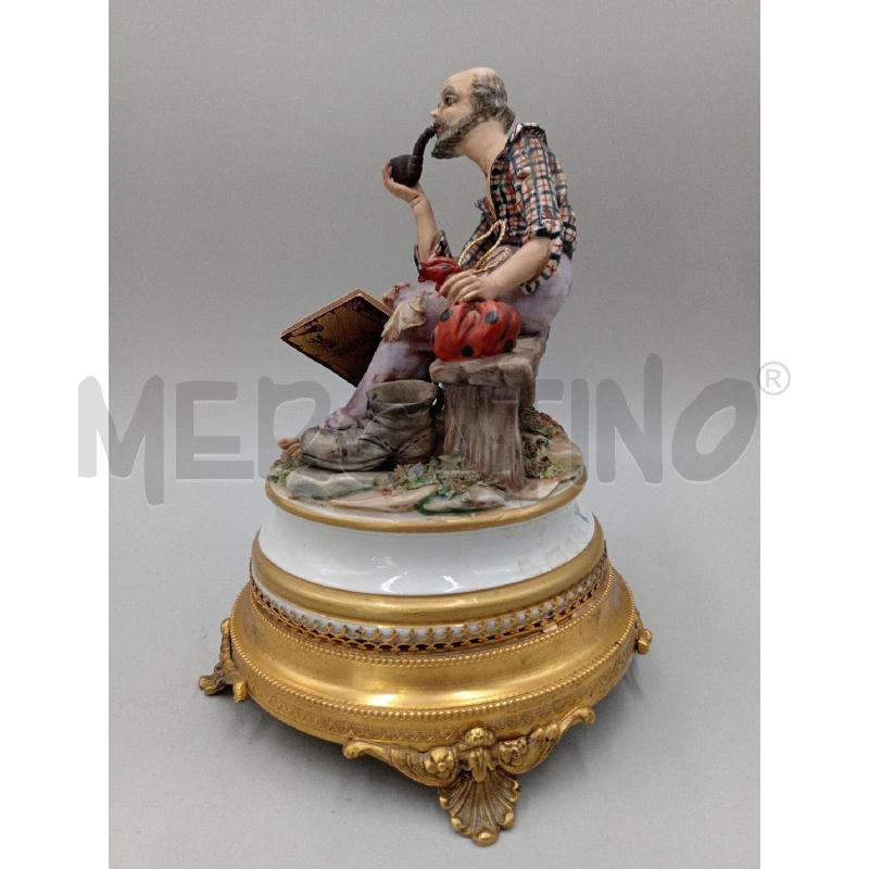 STATUA CERAMICA CAPODIMONTE VECCHIETTO FUMATORE PIPA C/BASETTA DORATA  | Mercatino dell'Usato Moncalieri bengasi 4