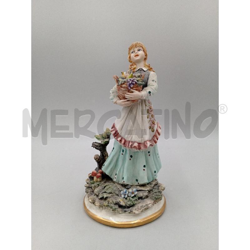 STATUA CERAMICA MEDEA BY ROMI RAGAZZA CON FIORI | Mercatino dell'Usato Moncalieri bengasi 1