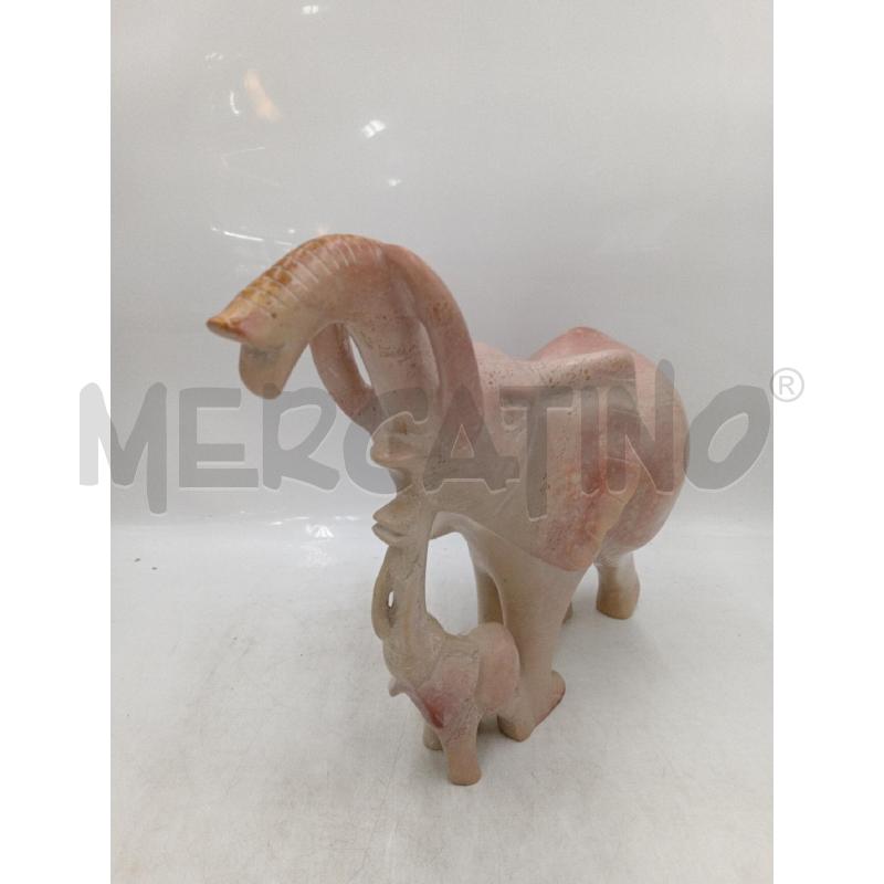 STATUA ELEFANTE CON PICCOLINOI ONICE | Mercatino dell'Usato Moncalieri bengasi 5
