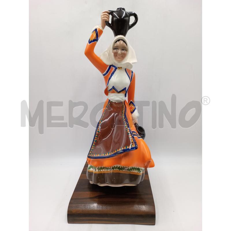 STATUA ESSEVI LENCI COSTUME SARDO ALLA FONTE  | Mercatino dell'Usato Moncalieri bengasi 1