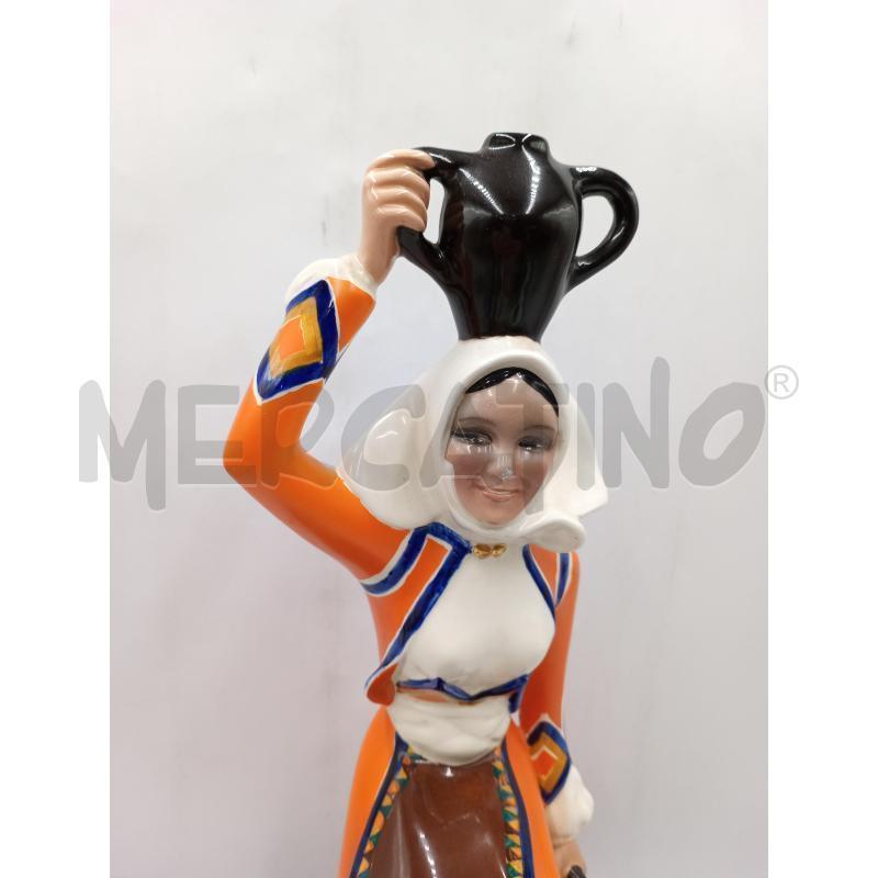 STATUA ESSEVI LENCI COSTUME SARDO ALLA FONTE  | Mercatino dell'Usato Moncalieri bengasi 2