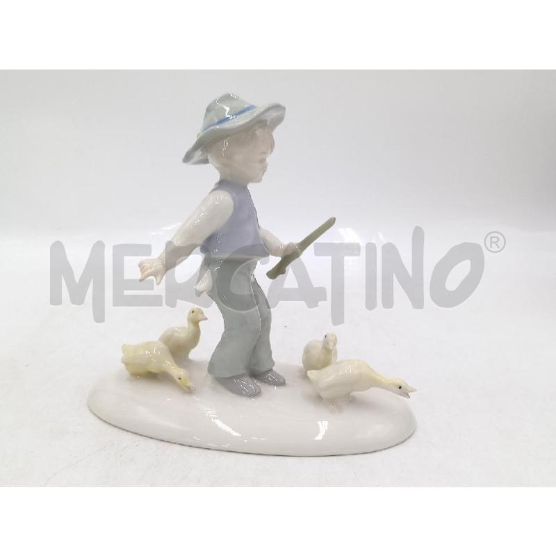 STATUA PORCELLANA BAMBINO ROYAL C/SCATOLA | Mercatino dell'Usato Moncalieri bengasi 1