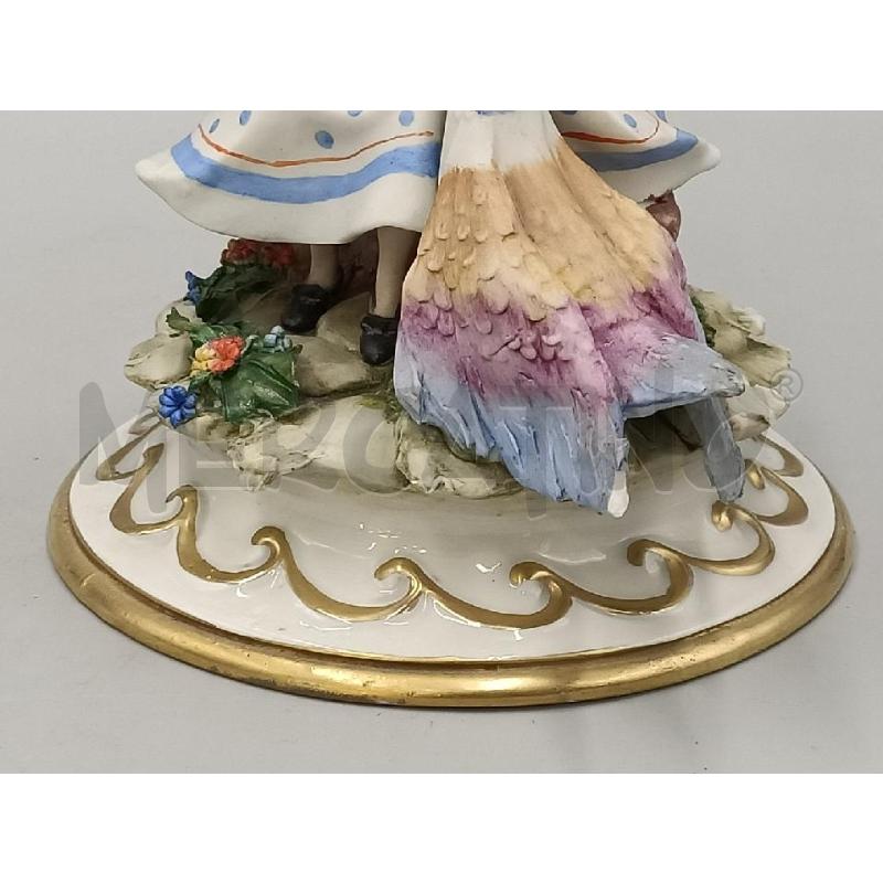 STATUA PORCELLANA CAPODIMONTE BAMBINA C/OCA E FIORELLINI  | Mercatino dell'Usato Moncalieri bengasi 2