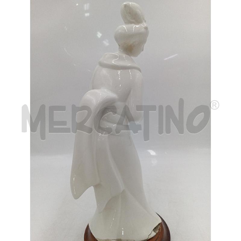 STATUA PORCELLANA GENSHA BIANCA BASE ROTTA H.35 CM | Mercatino dell'Usato Moncalieri bengasi 3
