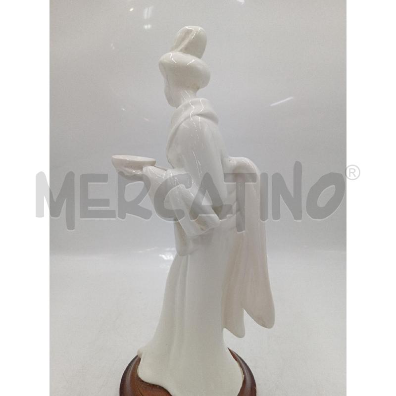 STATUA PORCELLANA GENSHA BIANCA BASE ROTTA H.35 CM | Mercatino dell'Usato Moncalieri bengasi 4