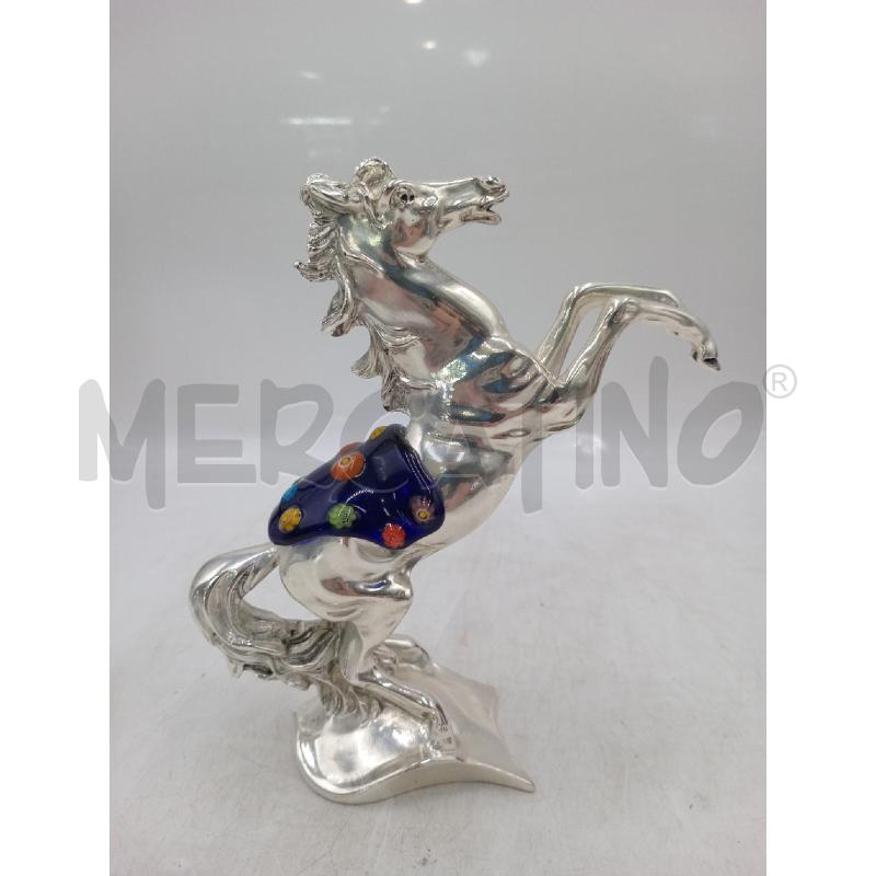 STATUA RESINA ARGENTATA CAVALLO IN LEVADE C/DETTAGLIO SELLA VETRO C/MURRINE  | Mercatino dell'Usato Moncalieri bengasi 2