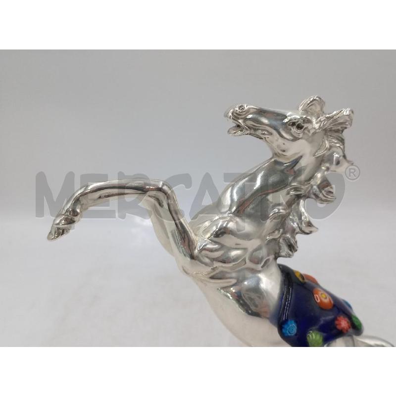 STATUA RESINA ARGENTATA CAVALLO IN LEVADE C/DETTAGLIO SELLA VETRO C/MURRINE  | Mercatino dell'Usato Moncalieri bengasi 4