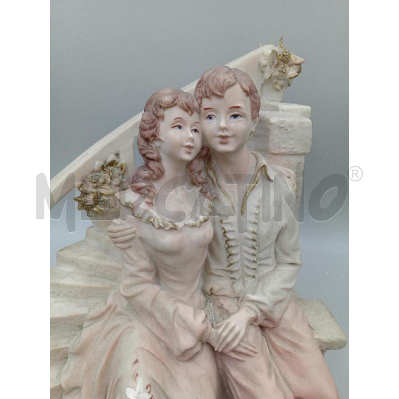 STATUA RESINA BOMBONIERA INNMAORATI DA COMÒ BASETTA LEGNO  | Mercatino dell'Usato Moncalieri bengasi 5