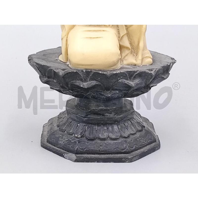 STATUA RESINA PERSONAGGI CINA UOMO C/BASTONE E DONNA SEDUTA SUONATRICE  | Mercatino dell'Usato Moncalieri bengasi 2