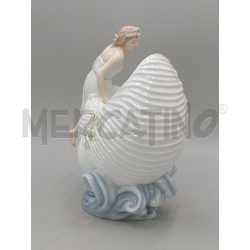 STATUETTA PORCELLANA PARIS ROYAL DAMINA SEDUTA S/CONCHIGLIA  | Mercatino dell'Usato Moncalieri bengasi 4