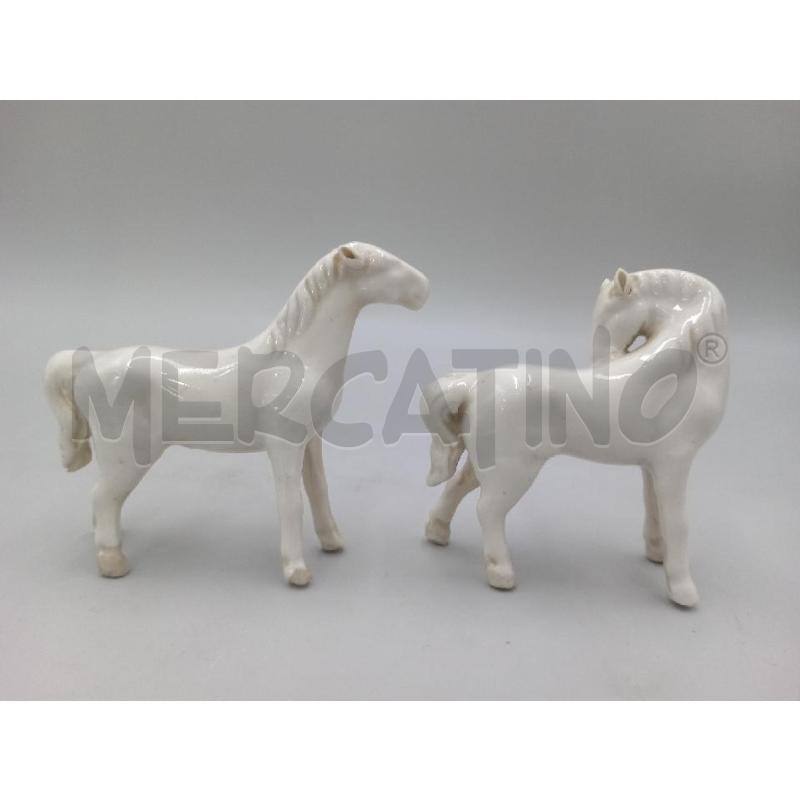 STATUETTE CERAMICA COPPIA CAVALLINI BIANCHI  | Mercatino dell'Usato Moncalieri bengasi 2