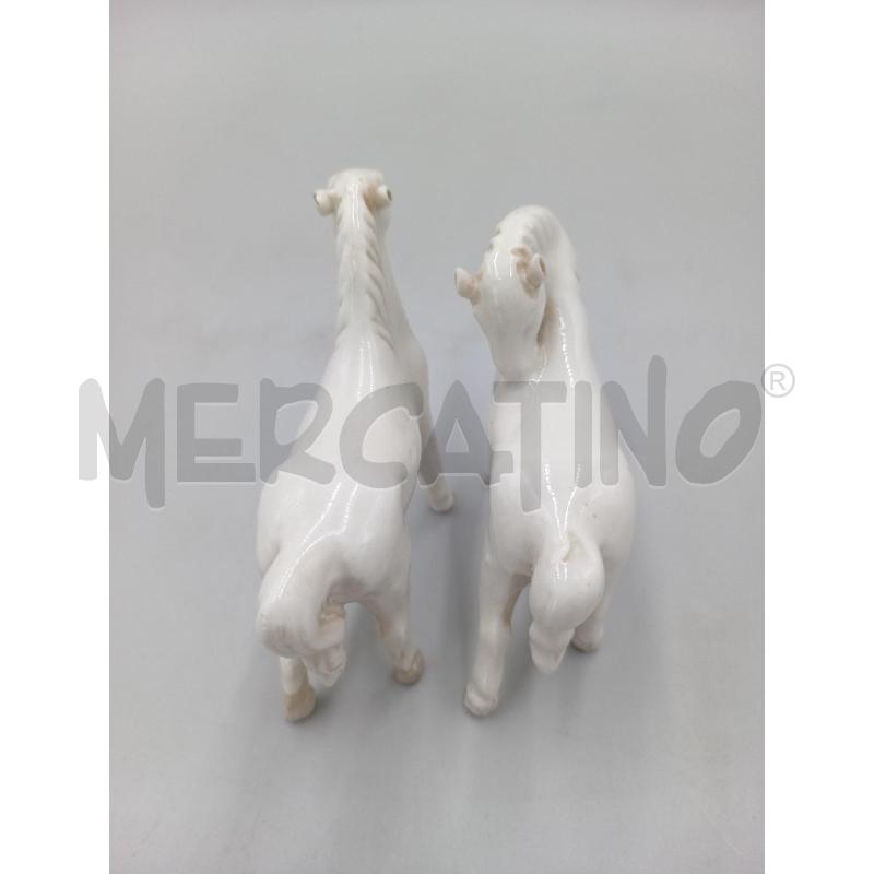 STATUETTE CERAMICA COPPIA CAVALLINI BIANCHI  | Mercatino dell'Usato Moncalieri bengasi 3
