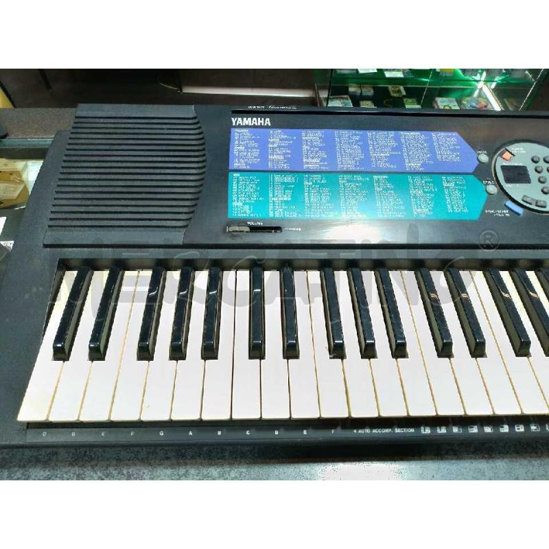 TASTIERA MUSICALE YAMAHA PSR 185 CON ALIMENTATORE FUNZIONNATE  | Mercatino dell'Usato Moncalieri bengasi 2