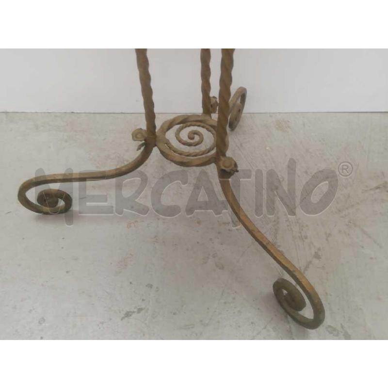 TAVOLINO FERRO BATTUTO DORATO PIANO MARMO VERONA TONDO CON FORO | Mercatino dell'Usato Moncalieri bengasi 2