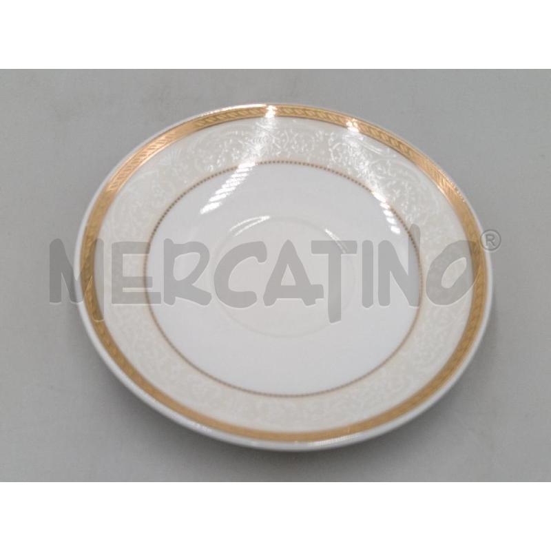 TAZZINE 12PZ PORCELLANA BIANCA C/BORDO LAVORATO DORATO  | Mercatino dell'Usato Moncalieri bengasi 3