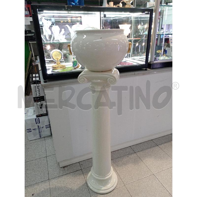 TRESPOLO  CERAMICA CPITELLO CON VASO | Mercatino dell'Usato Moncalieri bengasi 1