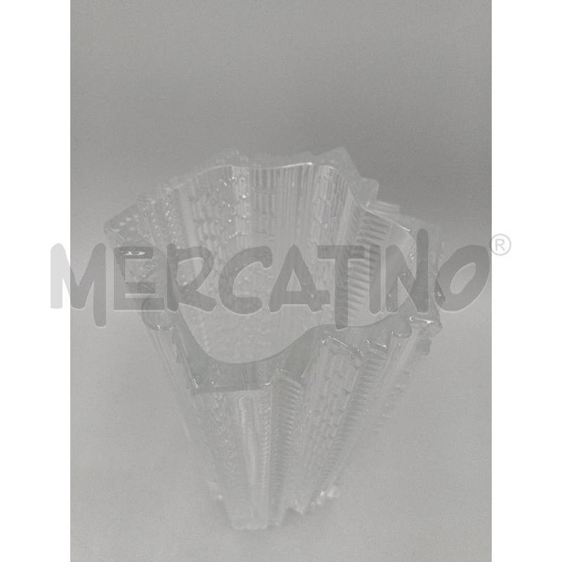 VASO CRISTALLO MOLATO PORTA FIORI FORMA PARTICOLARE | Mercatino dell'Usato Moncalieri bengasi 2