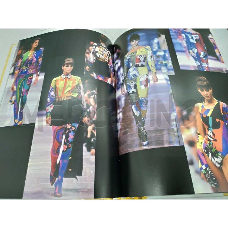 VERSACE SFILATE TUTTE LE COLLEZIONI CON PIU' DI 1100 FOTO EDIZIONI L'IPPOCAMPO 2021 | Mercatino dell'Usato Moncalieri bengasi 4