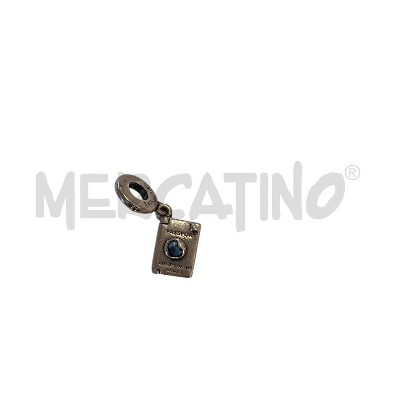 CHARM PANDORA PENDENTE PASSAPORTO APRIBILE CITIZEN OF THE WORLD | Mercatino dell'Usato Frossasco 1