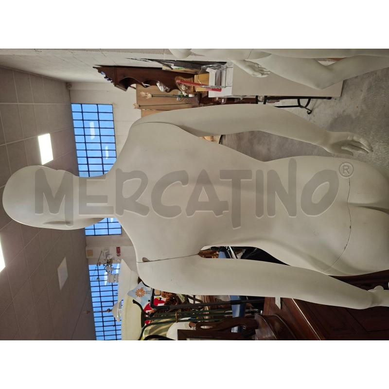 MANICHINO DONNA H190 BCO C/BASE VETRO | Mercatino dell'Usato Frossasco 5