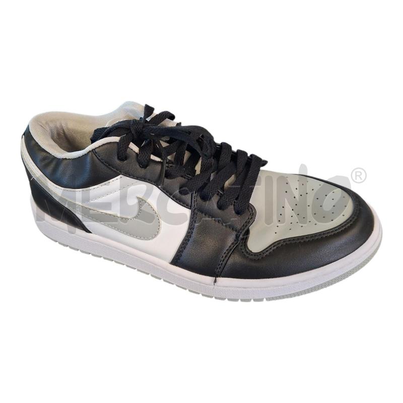 SCARPE AIR JORDAN NIKE BCO NERE N.43 | Mercatino dell'Usato Frossasco 1