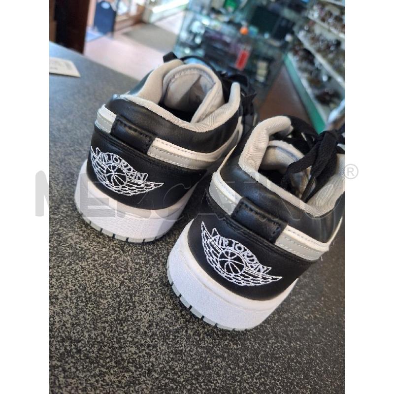 SCARPE AIR JORDAN NIKE BCO NERE N.43 | Mercatino dell'Usato Frossasco 2