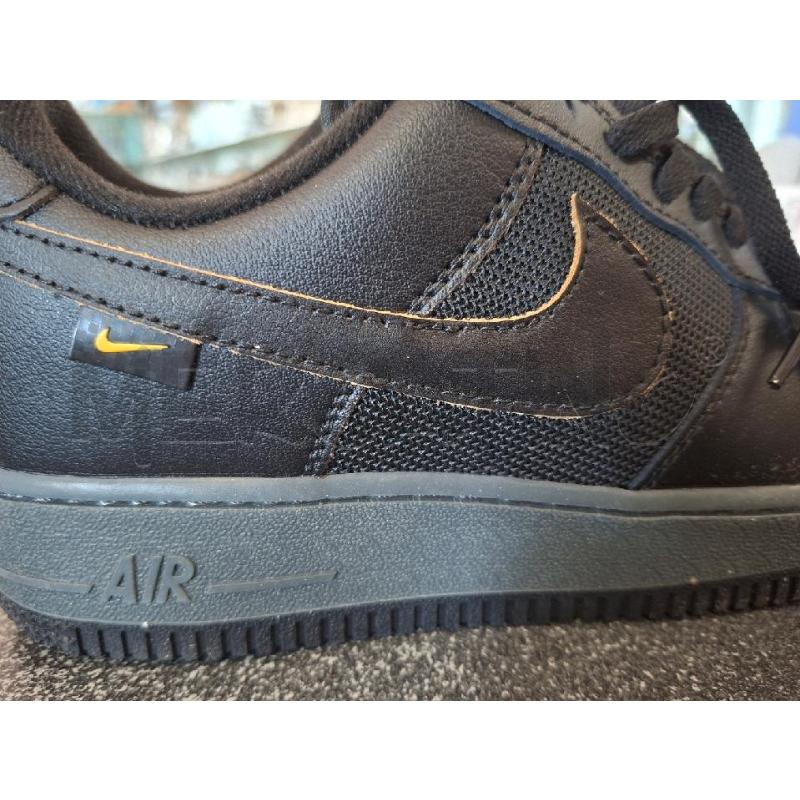 SCARPE NIKE AIR FORCE 1 NERE GIALLI N.42.5 | Mercatino dell'Usato Frossasco 2