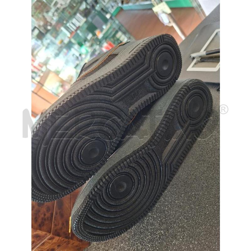 SCARPE NIKE AIR FORCE 1 NERE GIALLI N.42.5 | Mercatino dell'Usato Frossasco 4