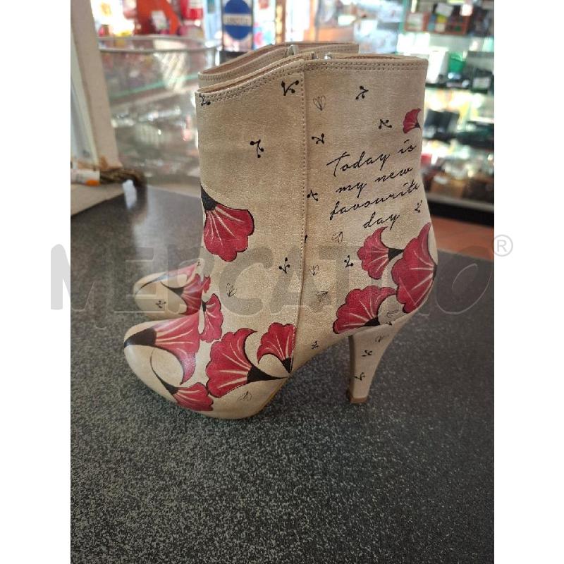 STIVALETTI DONNA BEIGE FIORI ROSSI DOGO N.37 | Mercatino dell'Usato Frossasco 3