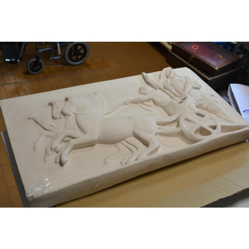BASSORILIEVO GESSO BIGA ROMANA | Mercatino dell'Usato Torino via ceresole 4