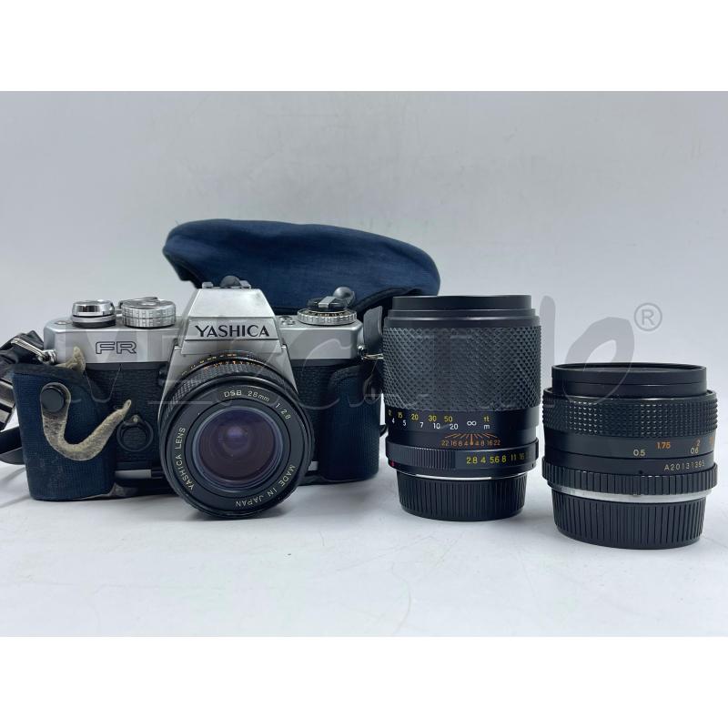 MACCHINA FOTOGRAFICA YASHICA CON OBIETTIVI 50MM E 135MM | Mercatino dell'Usato Torino via ceresole 2