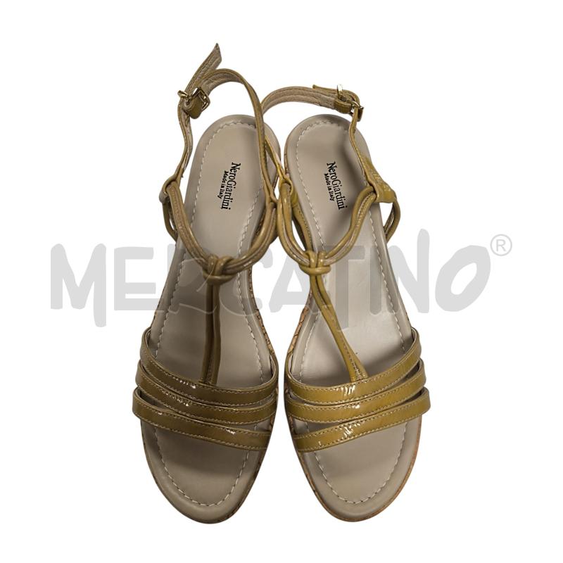 SANDALI DONNA  NERO GIARDINI BEIGE | Mercatino dell'Usato Torino via ceresole 2