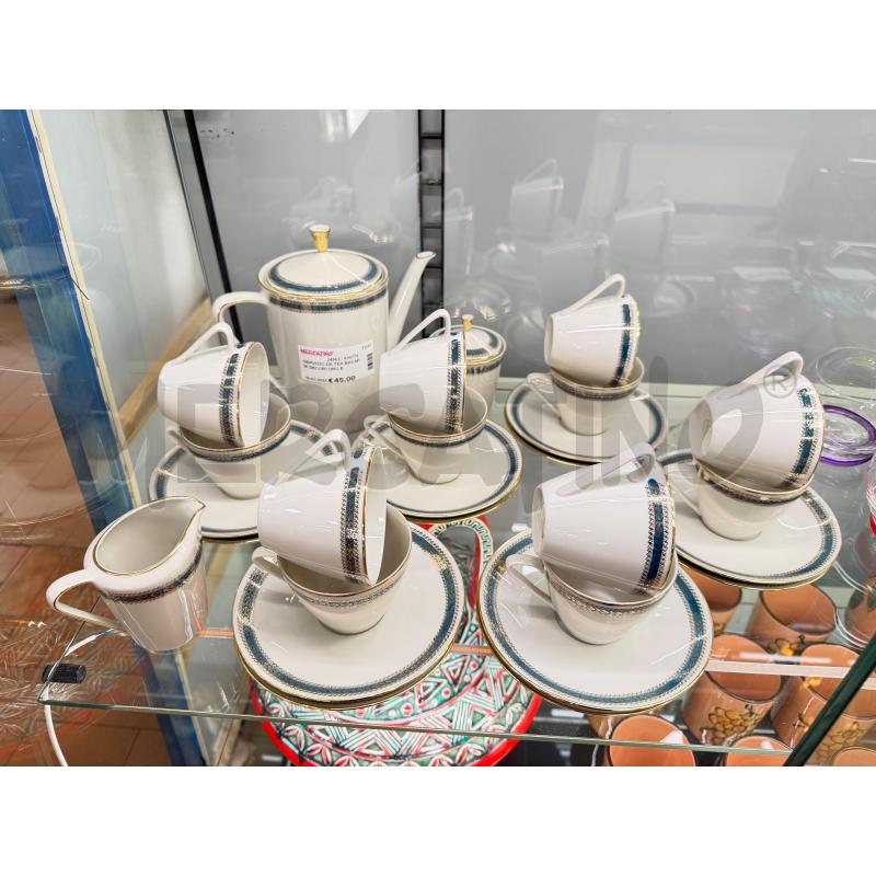 SERVIZIO DA TEA BAVARIA DECORI ORO E BLU DA 12 | Mercatino dell'Usato Torino via ceresole 1