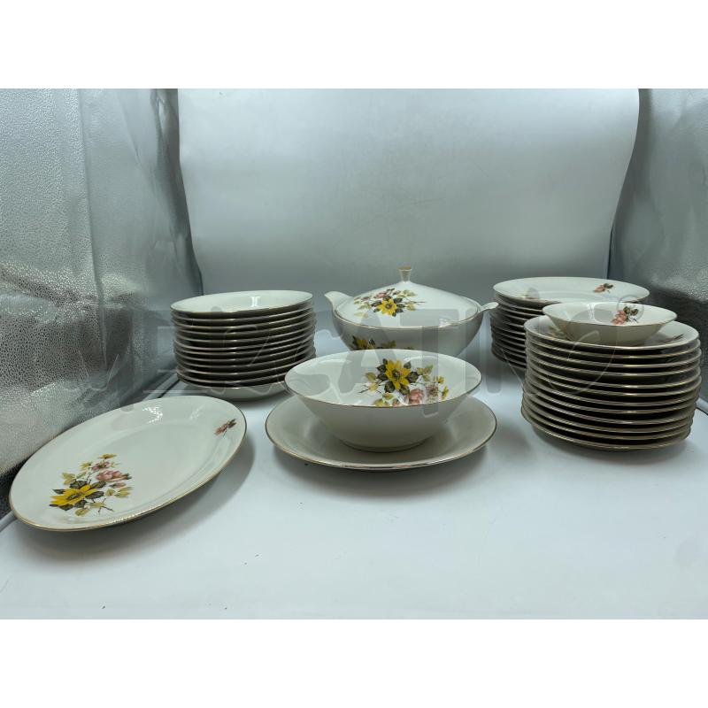 SERVIZIO  PIATTI KARIM DA 12 41 PZ | Mercatino dell'Usato Torino via ceresole 1